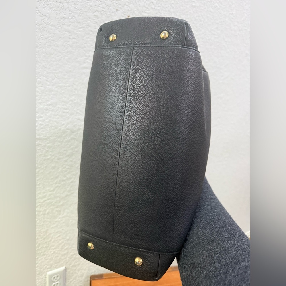 EUC Authentic Salvatore Ferragamo Bitter Flap Tote in Black, size L - Picture 4 of 15